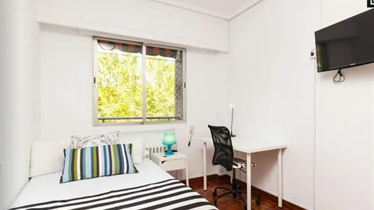 Rooms in Madrid Moncloa-Aravaca - photo 1
