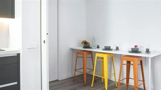 Rooms in Barcelona Ciutat Vella - photo 4