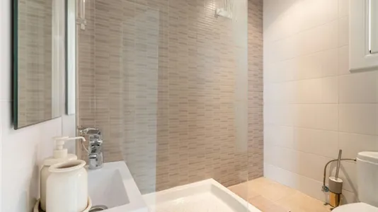 Rooms in Barcelona Ciutat Vella - photo 6