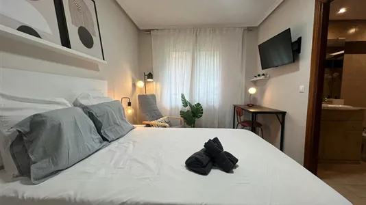 Rooms in Bilbao - photo 3