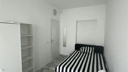 Room for rent in Bari, Puglia