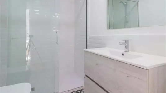 Rooms in Barcelona Ciutat Vella - photo 7