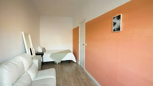 Rooms in Barcelona Eixample - photo 5