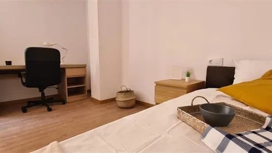 Rooms in Valencia Ciutat Vella - photo 8