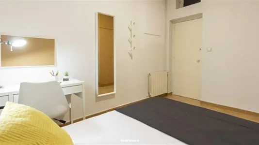 Rooms in Madrid Centro - photo 4