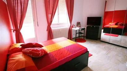 Room for rent in Milano Zona 6 - Barona, Lorenteggio, Milan