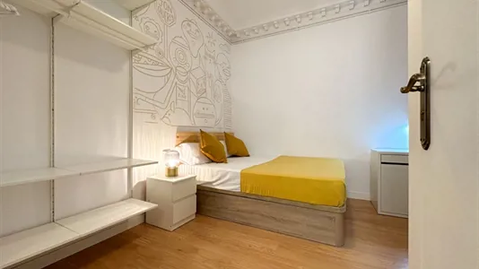 Rooms in Barcelona Ciutat Vella - photo 1