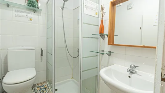 Rooms in Barcelona Eixample - photo 10