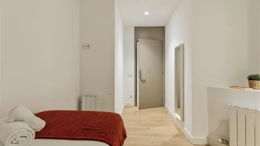 Rooms in Barcelona Eixample - photo 4