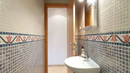 Rooms in Barcelona Sants-Montjuïc - photo 10