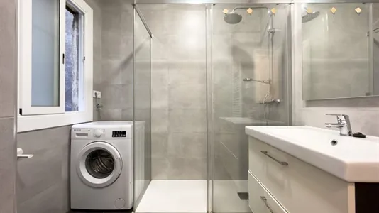 Rooms in Barcelona Ciutat Vella - photo 10