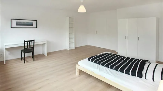 Rooms in Berlin Charlottenburg-Wilmersdorf - photo 2