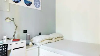 Room for rent in Milano Zona 4 - Vittoria, Forlanini, Milan