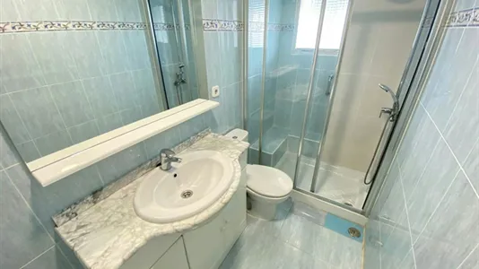 Rooms in Adaro - photo 10