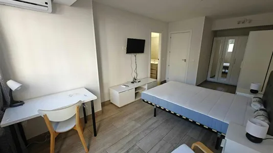 Rooms in Madrid Ciudad Lineal - photo 4