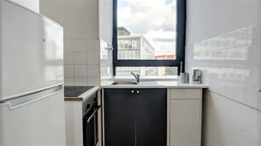 Rooms in Berlin Charlottenburg-Wilmersdorf - photo 4