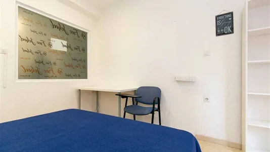 Rooms in Granada - photo 3