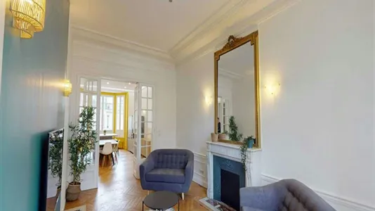 Rooms in Paris 17ème arrondissement - photo 8