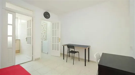 Rooms in Barcelona Sants-Montjuïc - photo 7