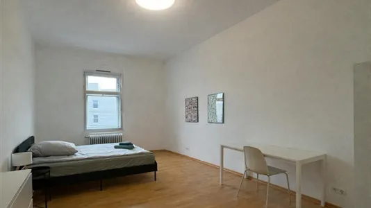 Rooms in Berlin Charlottenburg-Wilmersdorf - photo 1