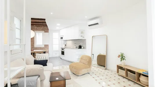 Apartments in Barcelona Eixample - photo 3