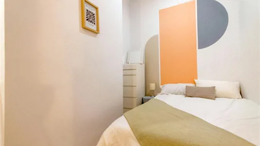 Rooms in Barcelona Ciutat Vella - photo 2