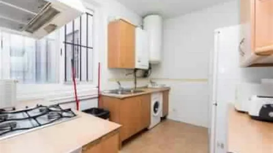 Rooms in Madrid Centro - photo 10
