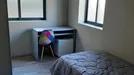 Room for rent, Porto (Distrito), &lt;span class=&quot;blurred street&quot; onclick=&quot;ProcessAdRequest(14105303)&quot;&gt;&lt;span class=&quot;hint&quot;&gt;See streetname&lt;/span&gt;[xxxxxxxxxxxxx]&lt;/span&gt;
