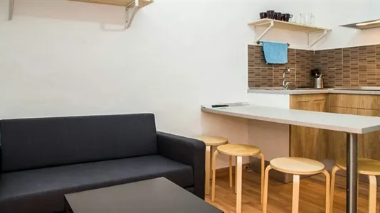 Rooms in Barcelona Ciutat Vella - photo 8