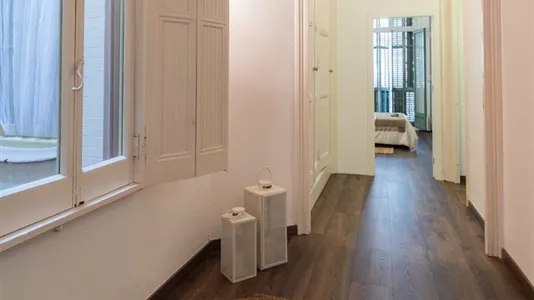 Rooms in Barcelona Eixample - photo 5