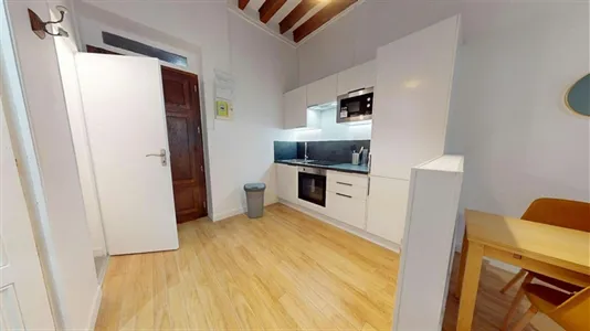 Apartments in Lyon - photo 2