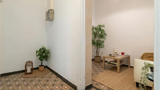 Rooms in Barcelona Ciutat Vella - photo 9