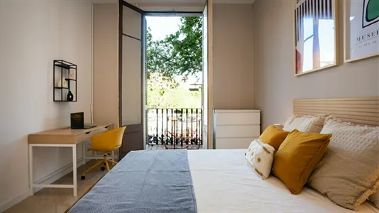 Rooms in Barcelona Eixample - photo 2