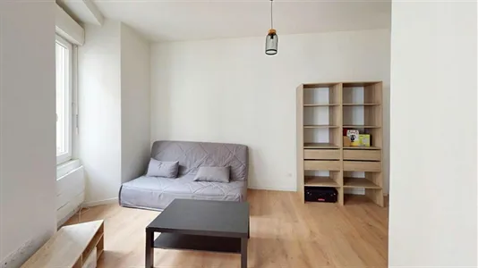 Apartments in Nîmes - photo 2