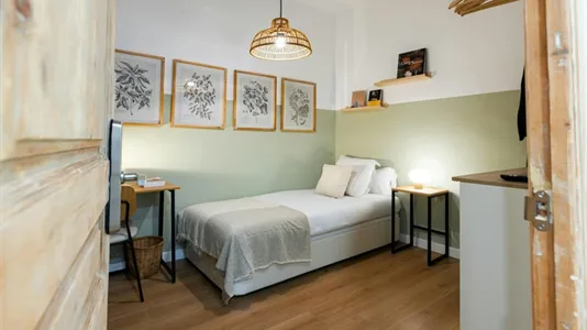 Rooms in Barcelona Eixample - photo 1