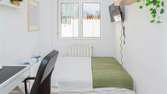 Rooms in Zaragoza - photo 1