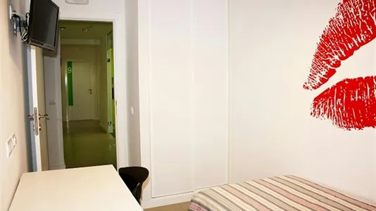 Rooms in Madrid Centro - photo 4