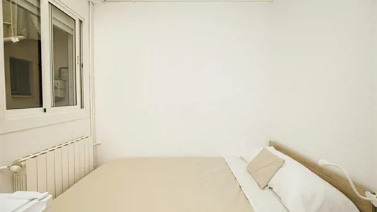 Rooms in Badalona - photo 3