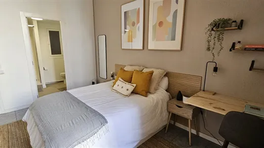 Rooms in Barcelona Eixample - photo 6
