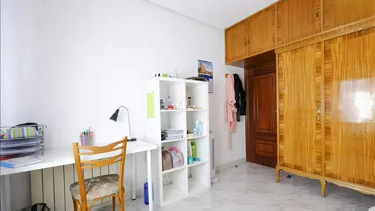 Rooms in Madrid Carabanchel - photo 3