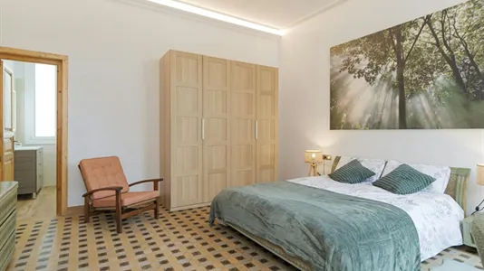 Rooms in Barcelona Eixample - photo 4