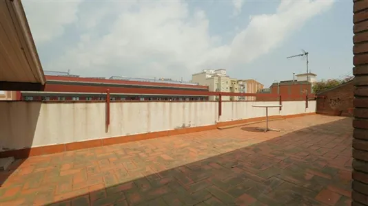 Rooms in Barcelona Sants-Montjuïc - photo 10