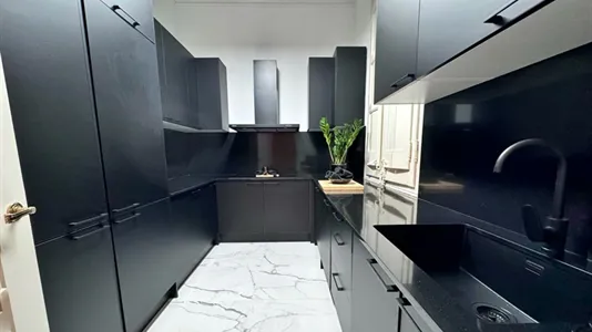 Rooms in Barcelona Eixample - photo 9