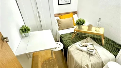 Room for rent in El Encinar de los Reyes, Comunidad de Madrid