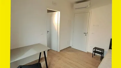 Room for rent in Albignasego, Veneto