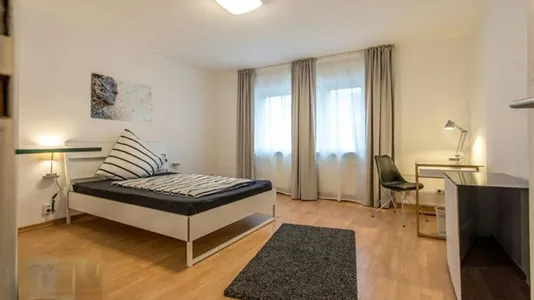Rooms in Frankfurt Mitte-West - photo 2
