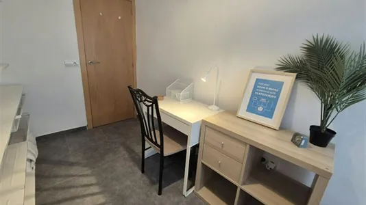 Rooms in el Camí de Vera - photo 9