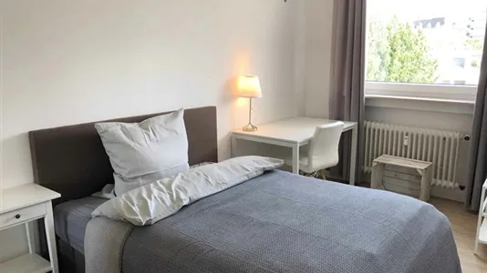 Rooms in Frankfurt Süd - photo 2