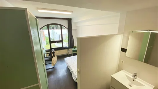 Rooms in Brussels Sint-Gillis - photo 2