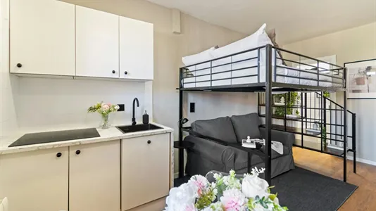 Rooms in Barcelona Sant Martí - photo 9